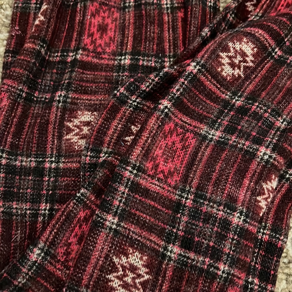 Maroon scarf - Picture 3 of 4